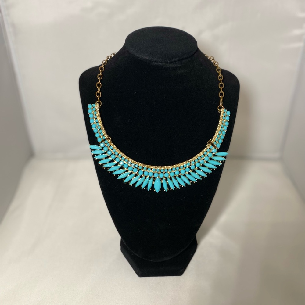 Elegant Turquoise Necklace with Gold Chain